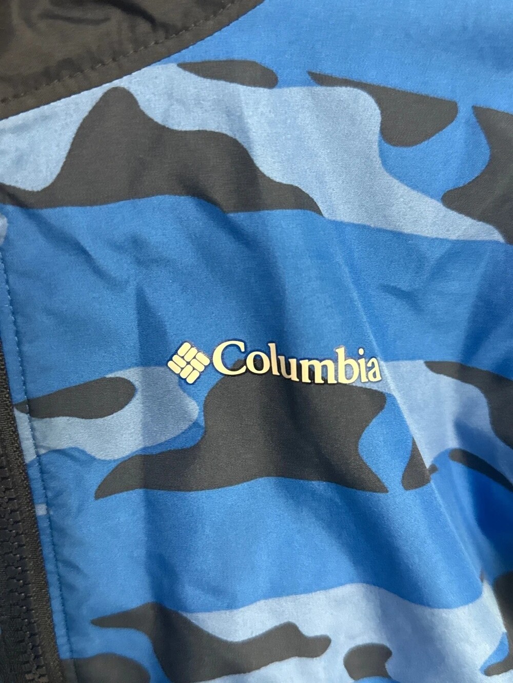 Columbia Reversable Soft Shell - Picture 3 of 7